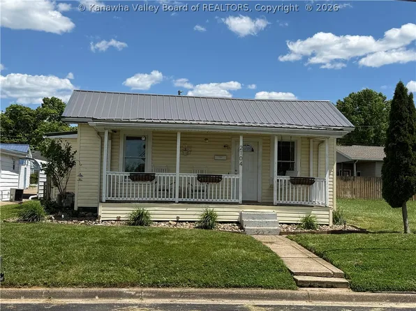 2104 Lincoln Ave, Point Pleasant, WV 25550