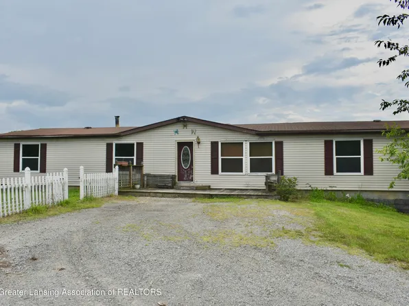 5326 Meridian Rd, Leslie, MI 49251