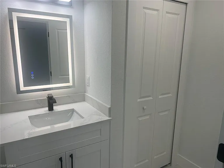 2403 Dogwood Ave N — Photo 16