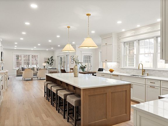 3rd image of 96 Independence Rd