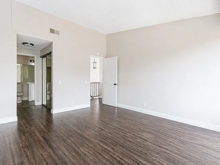 1112 S Cypress Ave #51 — Photo 12