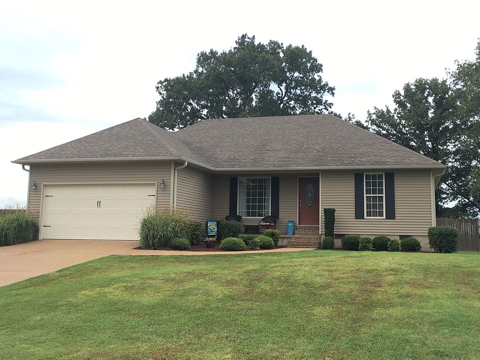 1st image of 119 Aaron Dr