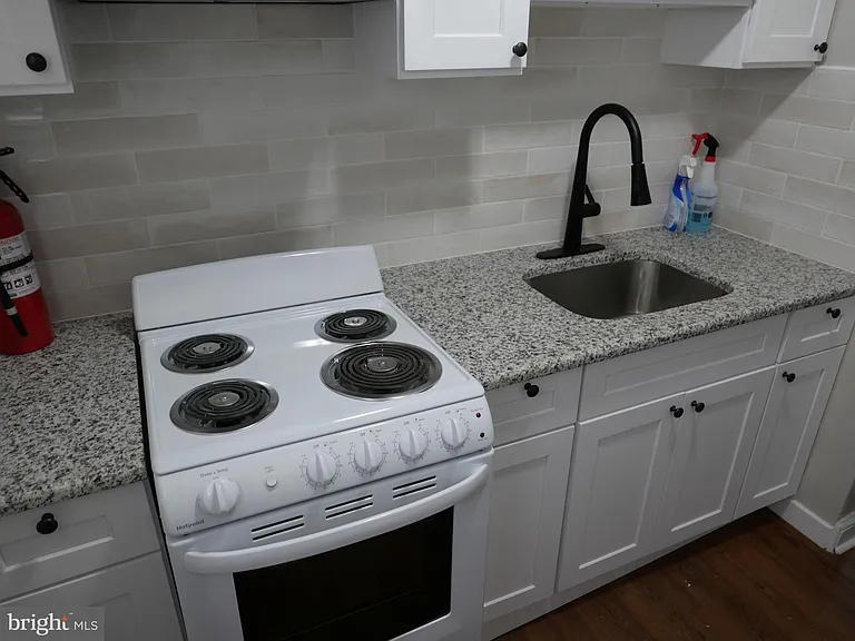 313 Hampden Rd #B — Photo 6