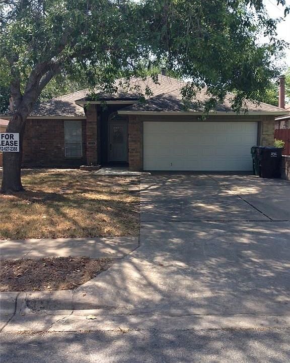 1st image of 613 Saunders Dr