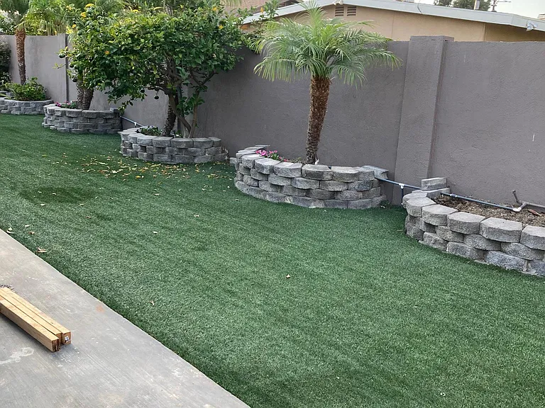6811 Oxford Dr — Photo 3