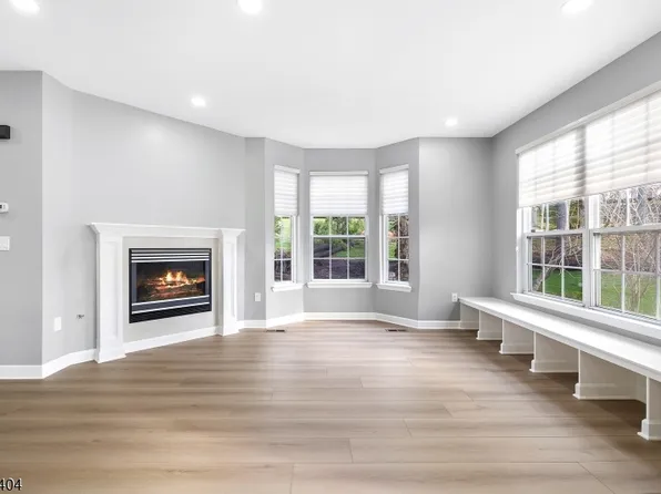 3 Caroline Foster Ct, Morristown, NJ 07960