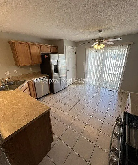 100 Crimson Ct — Photo 4