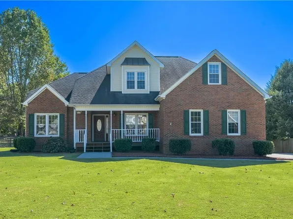 22 Churchill Downs NE, Cartersville, GA 30121