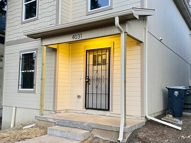 4031 Flora Ave — Photo 2