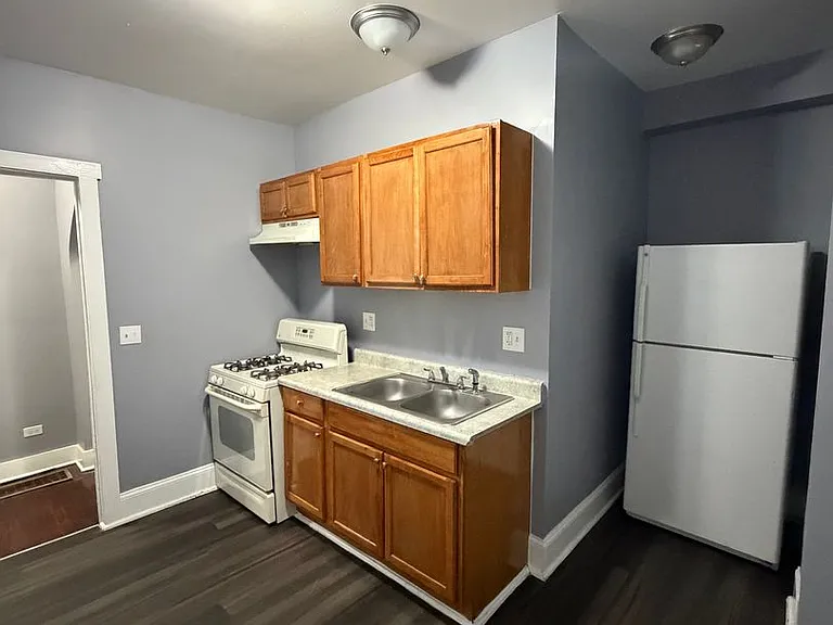 851 W Marquette Rd — Photo 9