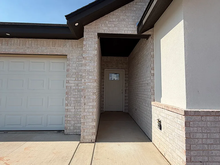 19150 Sierra Madre Dr — Photo 7