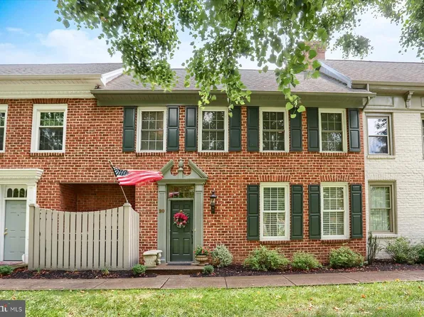 20 Kensington Sq, Mechanicsburg, PA 17050