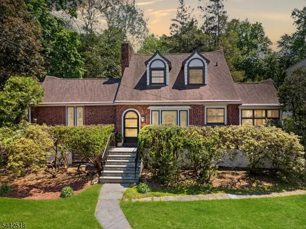 201 Little Falls Rd, Cedar Grove Twp., NJ 07009