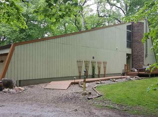 8230 Buck Ridge Rd, Cedar Falls, IA 50613