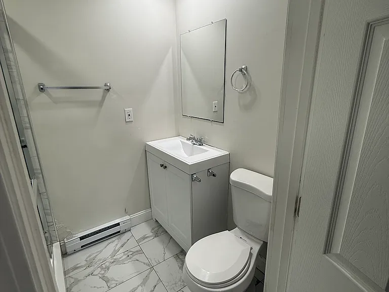 92 S Common St #4 — Photo 4