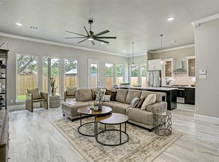8206 McLean St, Houston, TX 77051