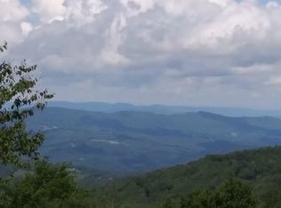 106 Hornbeam Rd, Beech Mountain, NC 28604