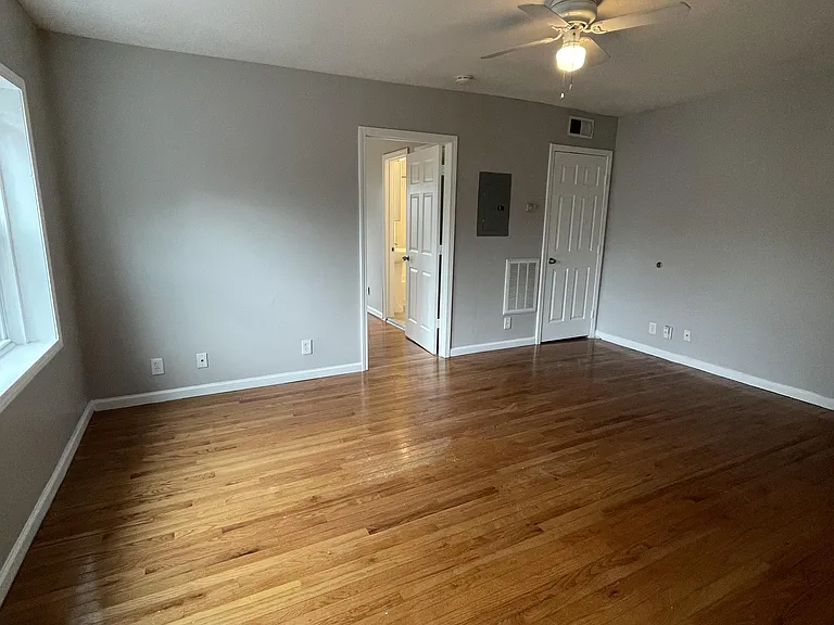 3401 Central St — Photo 35