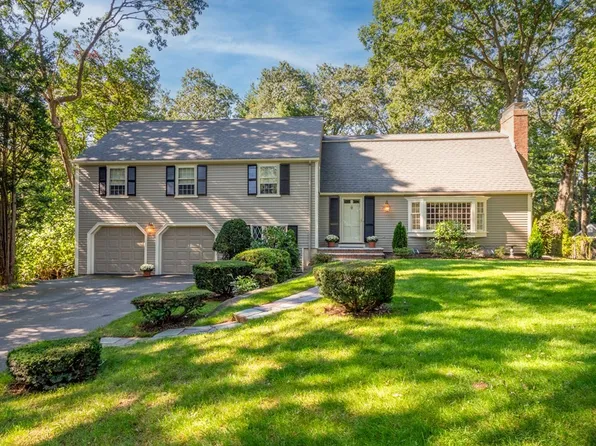 8 Hawthorne Rd, Winchester, MA 01890