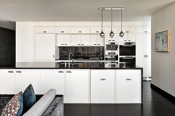 3rd image of 157 W 57th St APT 34B