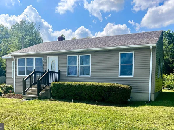 1856 Crookhorn Rd, Montross, VA 22520