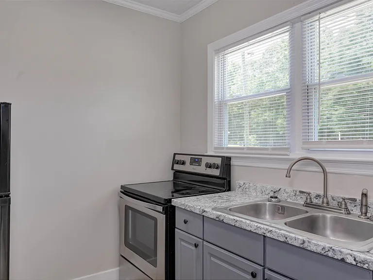 700 Murphy Ave #A — Photo 6