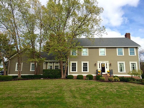 2nd image of 2105 Woodmont Dr