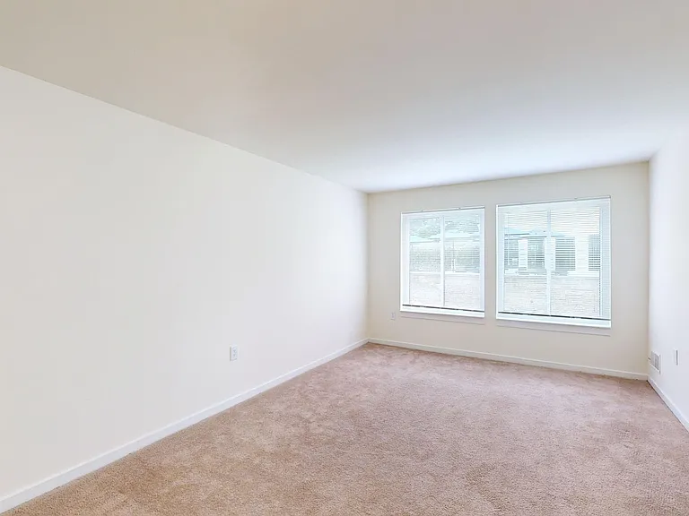 Seneca Place — Photo 41