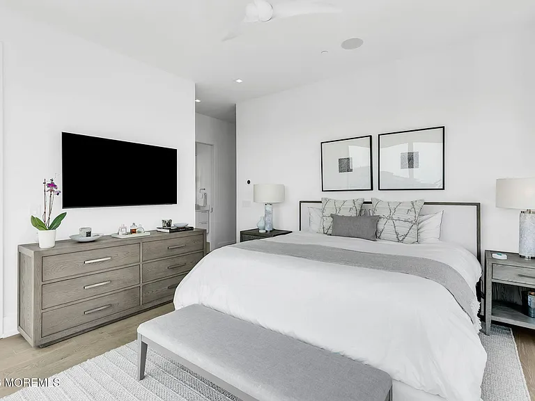 200 Ocean Ave N #5 — Photo 11