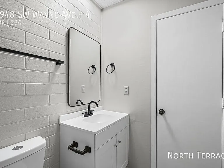 Hillstone Apartments — Photo 31