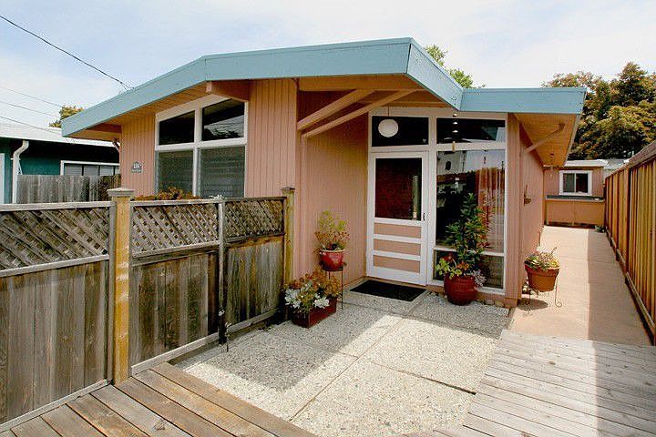 Charming Beach Cottage