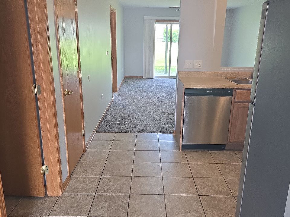 1st image of 1000 Bratton Ave #1