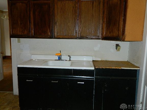3rd image of 227 N Main St