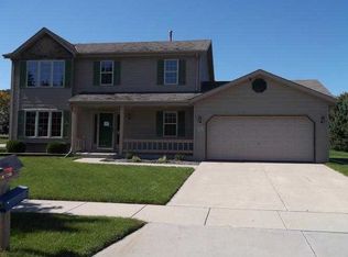 W201N17201 Raymond Rd, Jackson, WI 53037