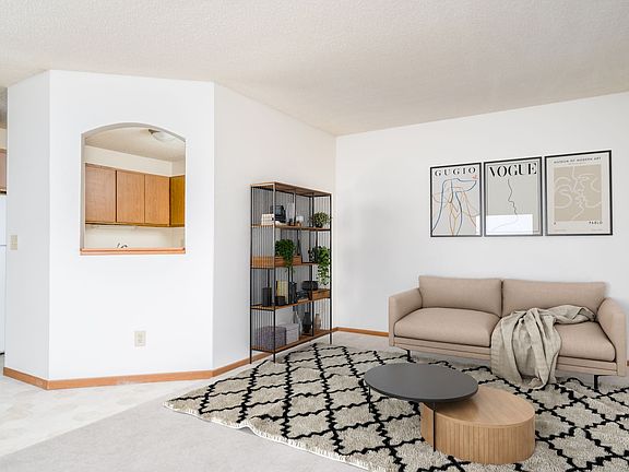4th image of 2479 Woodcrest Dr #2480