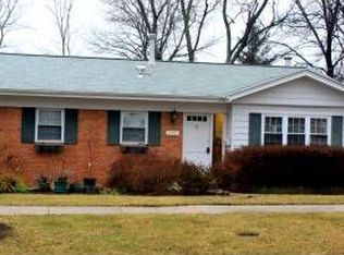 813 Harrington Rd, Rockville, MD 20852