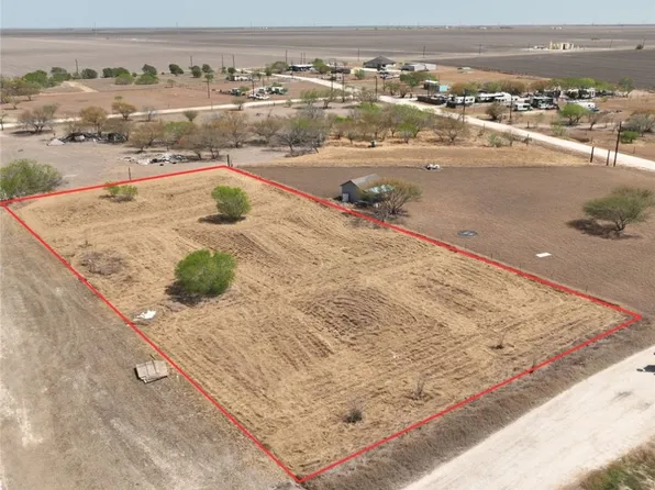 5372 Rivera St, Robstown, TX 78380