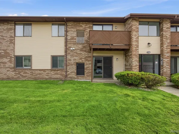 7708 Manor Cir APT 103, Westland, MI 48185