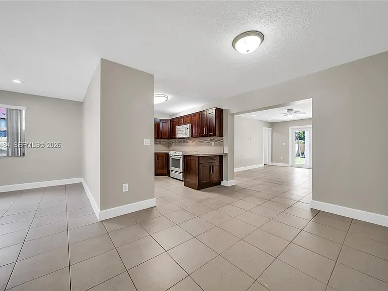 501 SW 120th Ave — Photo 5