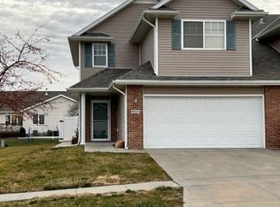 8825 Leighton Ave, Lincoln, NE 68507