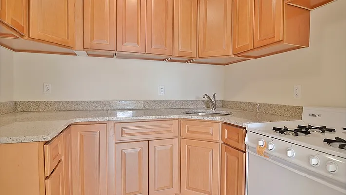 Rented by Park Property Advisors | media 17