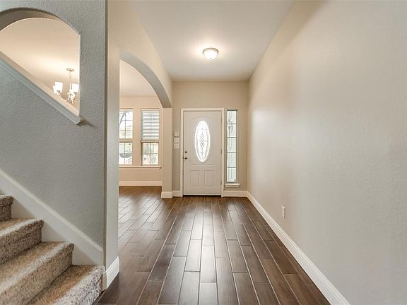 4th image of 2524 Persimmon Dr