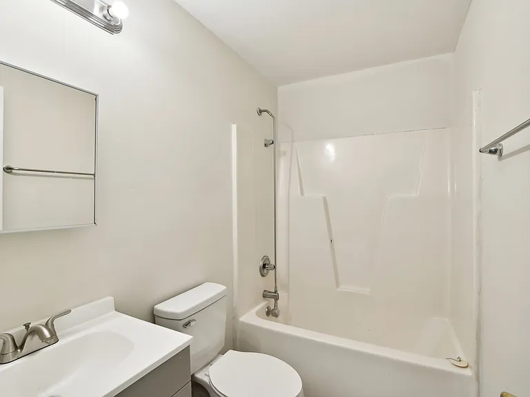 426 Jones St — Photo 12