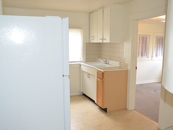 2nd image of 403 Park St