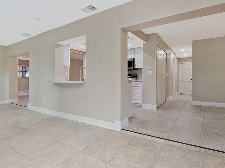 2958 Dundee Dr — Photo 34