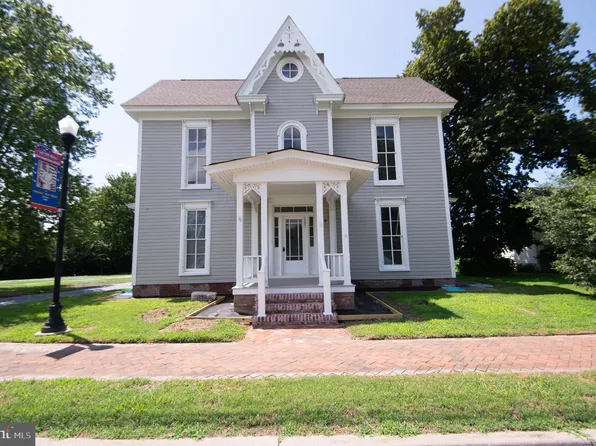 2 S Main St, East New Market, MD 21631