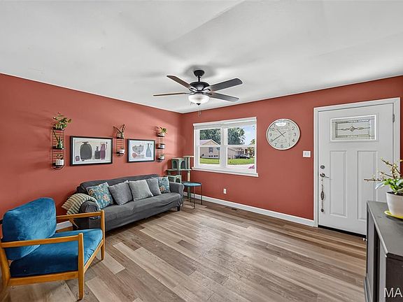 4th image of 4035 Mary Ridge Ln