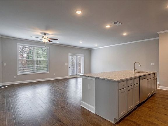 5th image of 2270 Manor Pointe Dr