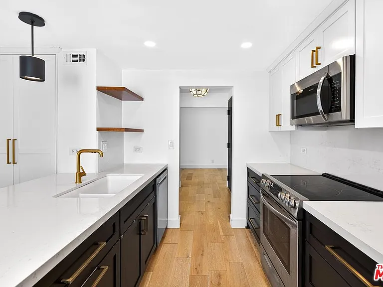 10535 Wilshire Blvd #411 — Photo 9
