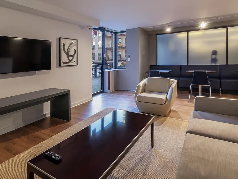 505 W 54th St #10 — Photo 24